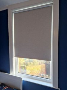 Stylish & Affordable Roller Blinds Dubai | Dubai Curtain