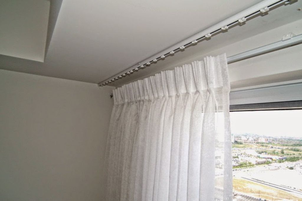 Hang Your Window Curtains Without Any Rod