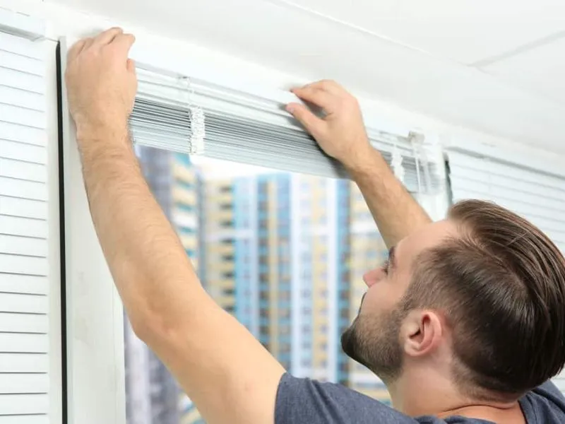 installation of venetian blinds