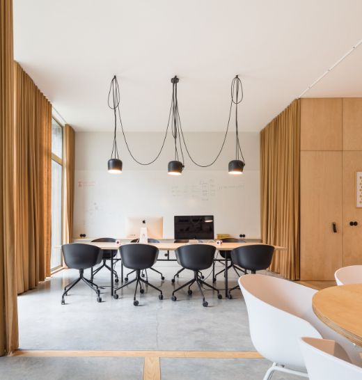 luxury office furniture in UAE