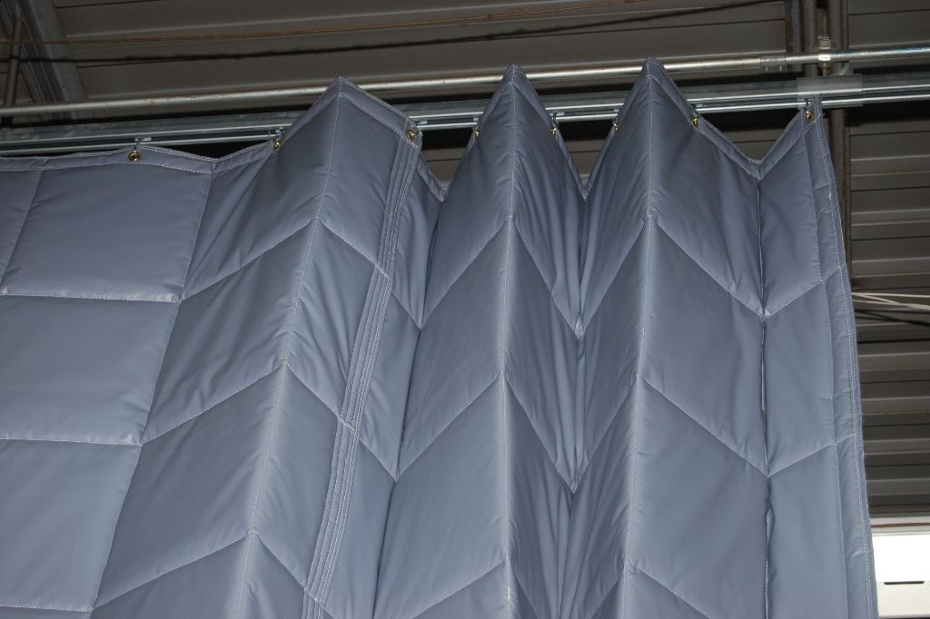 curtains block sound