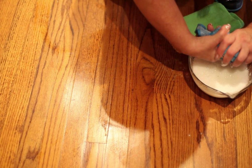 how-to-clean-mold-off-wood-furniture-in-5-easy-steps