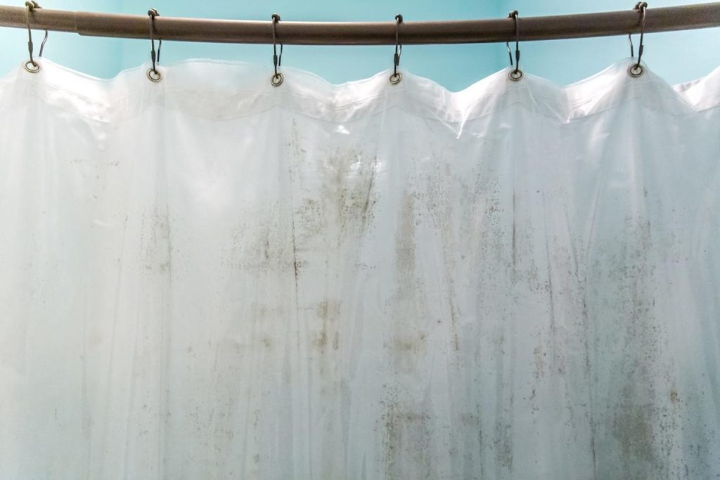 How to Clean Dusty Curtains
