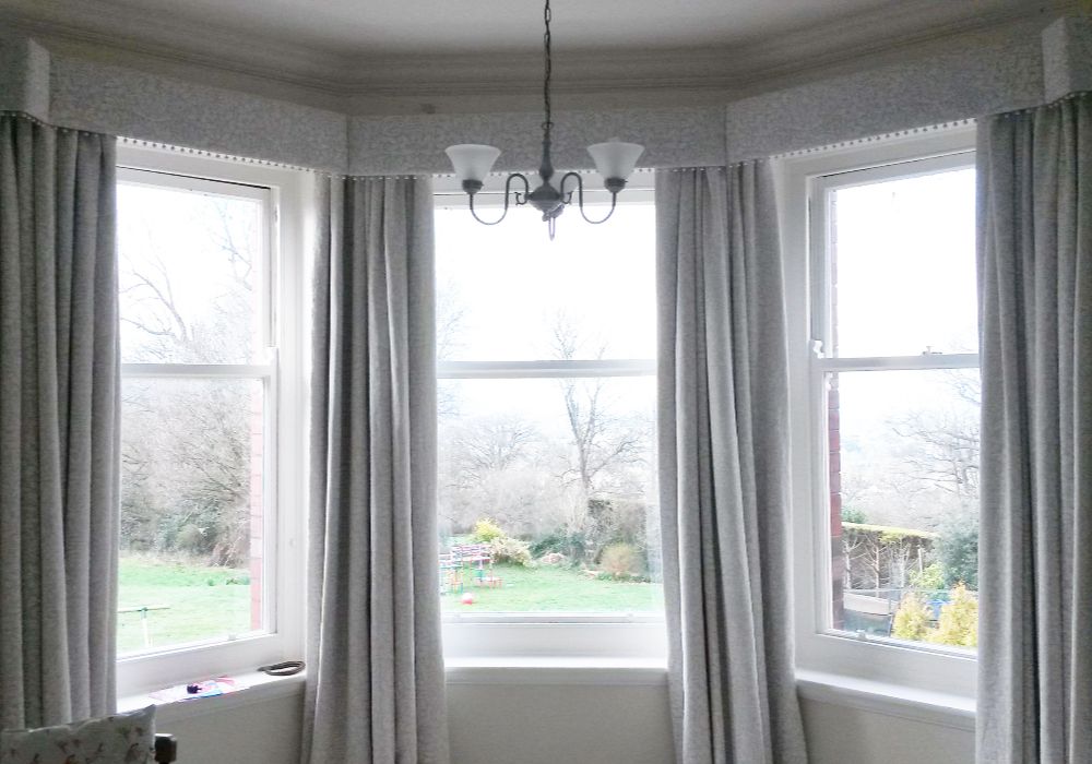 bay-window with palmet