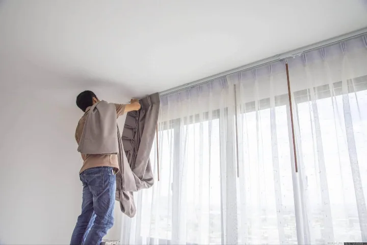 Curtain Fitting Services